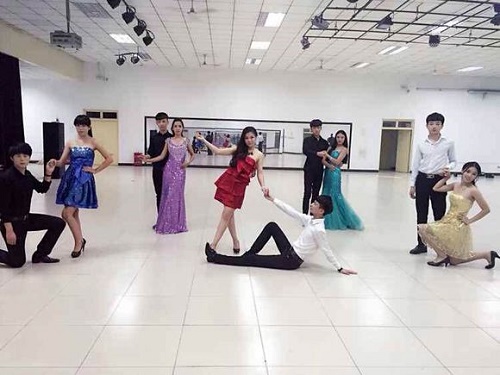 河北商贸学校礼仪队纳新通知 招生问答 第2张