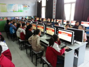 初中毕业适合学习计算机专业吗？